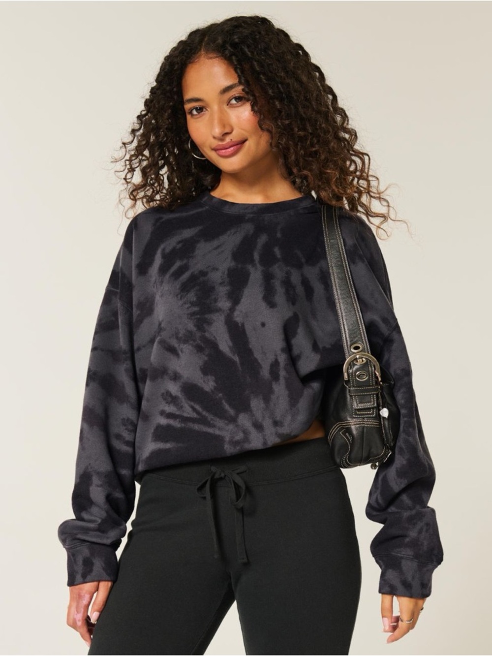 Hollister Tie-dye Pattern Crew
Sweatshirt in Black